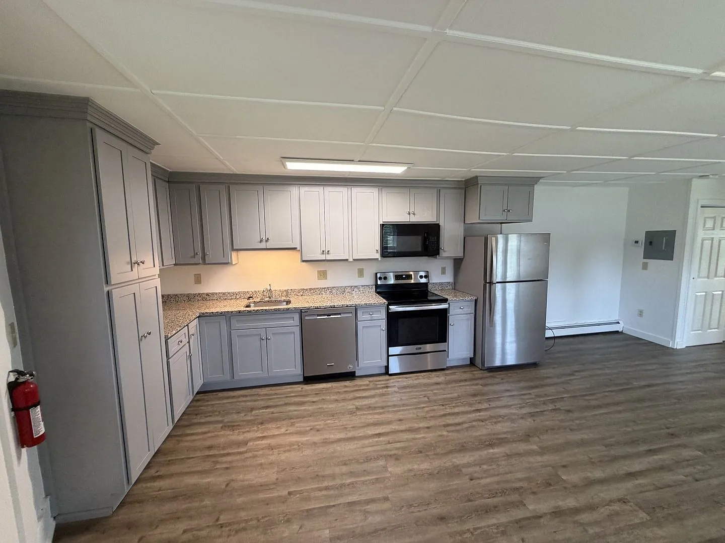Updated 1-Bedroom Apartment With In-Unit Laundry Tucked Away Near Downtown Hanover! $500 Security... — Photo 2