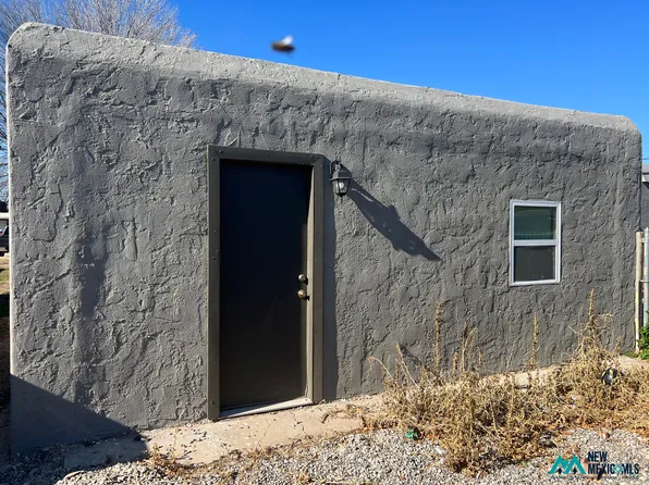 907 Bullock Ct, Artesia, NM 88210