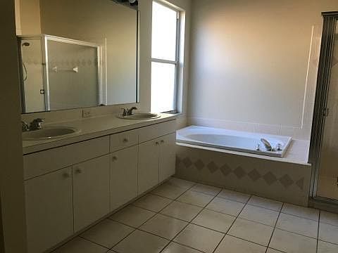 2nd image of 2684 Oleander Ct