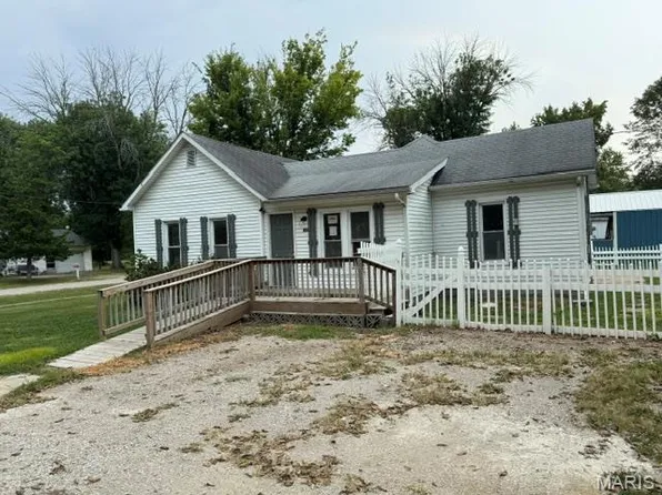 106 S Prospect St, Coffeen, IL 62017
