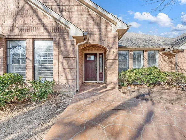 1000 Raven Bend Ct — Photo 4