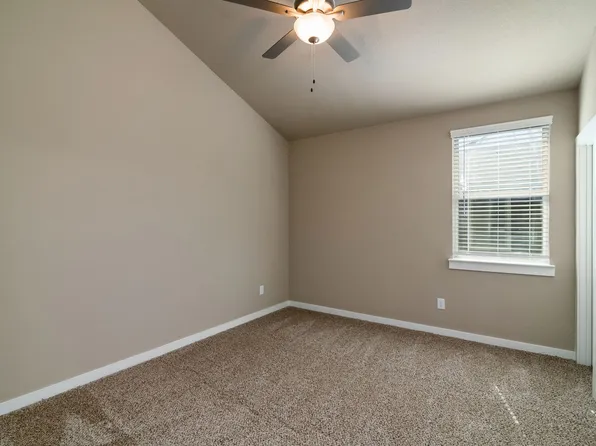 707 Harvest Moon Dr, Venus, TX 76084