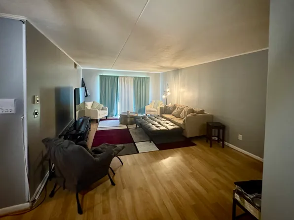 1532 Forest Green Dr, Coraopolis, PA 15108