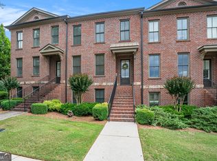 2048 Heathermere Way, Roswell, GA 30075