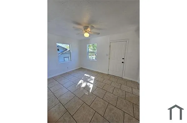 Building Photo - 645 26th Ave S #A