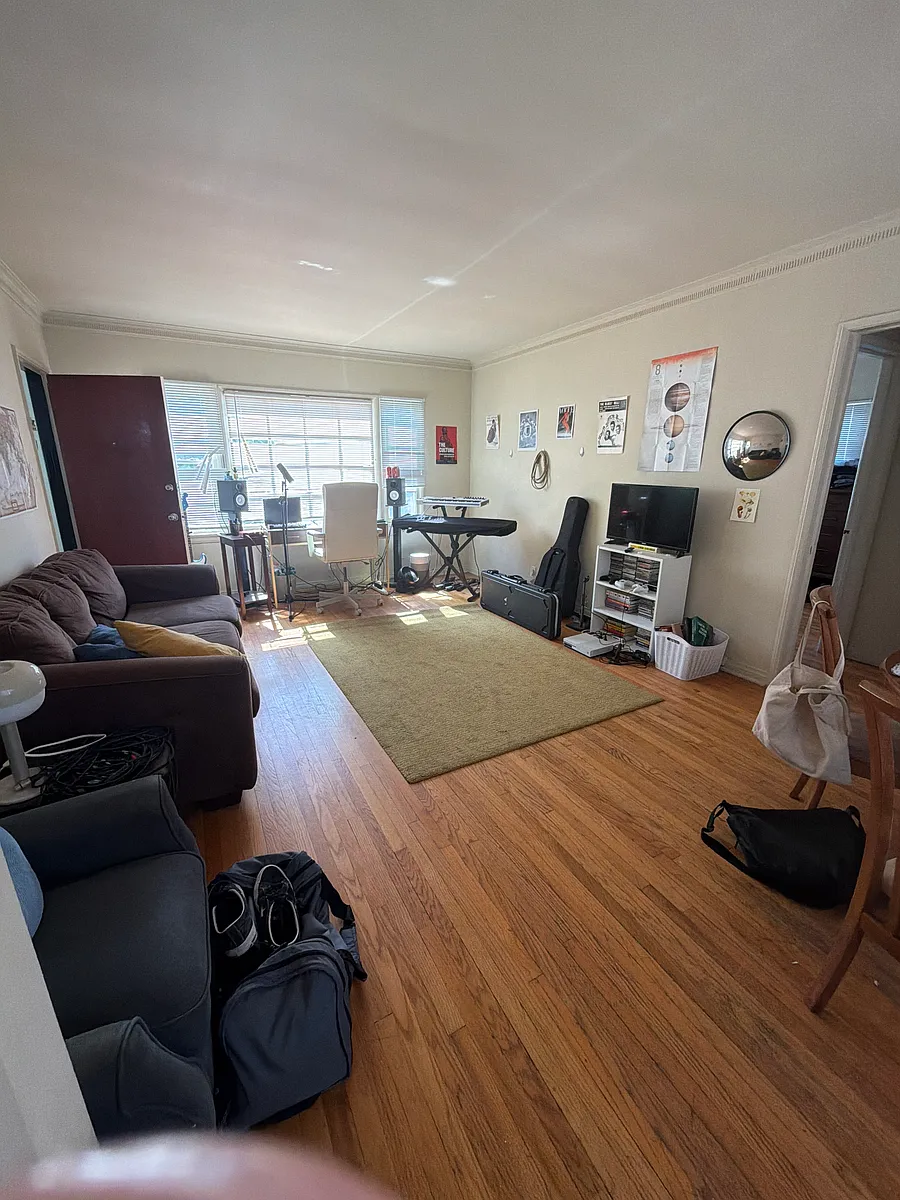 Building Photo - 406 Landfair Ave #406.5