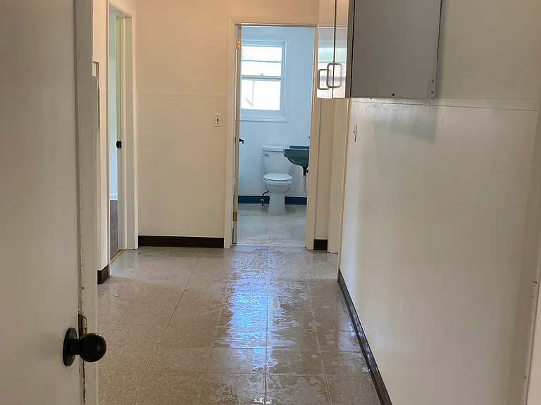 878 Main Rd — Photo 5