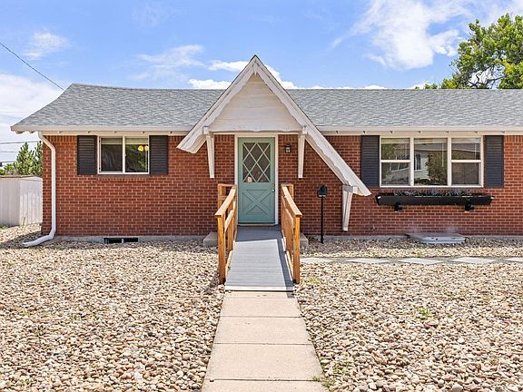 3rd image of 1120 Marigold Dr