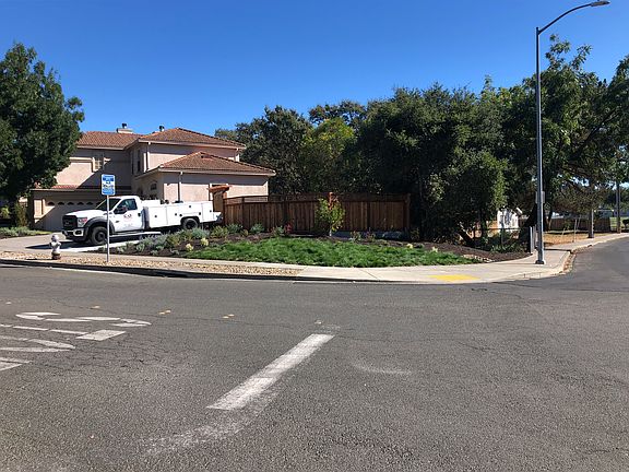 3rd image of 1801 Seville Dr