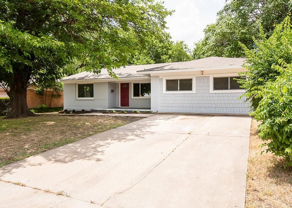 1st image of 918 Deerwood Dr