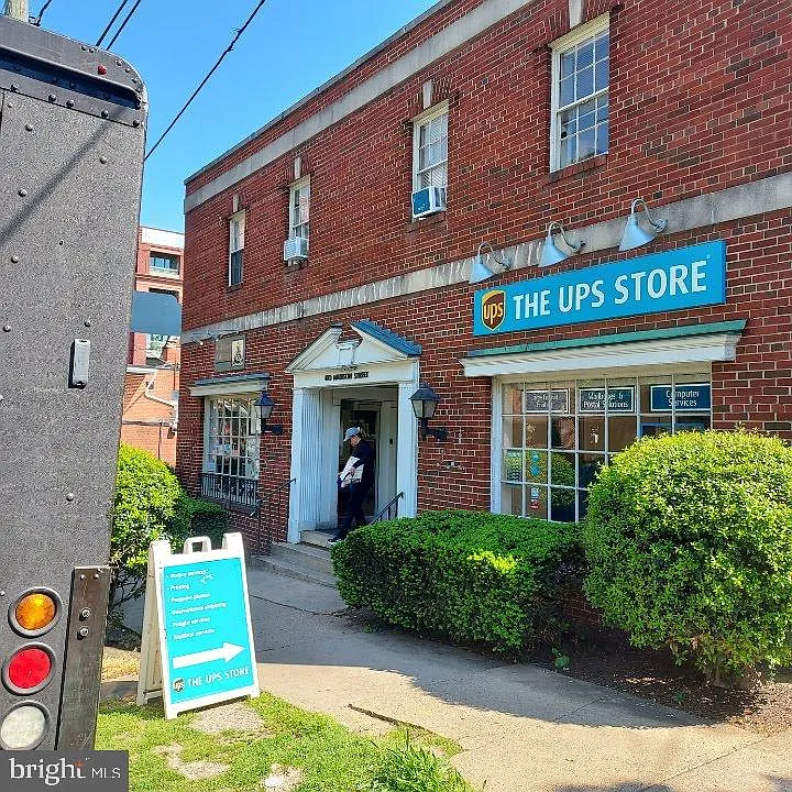 610 Madison St #200