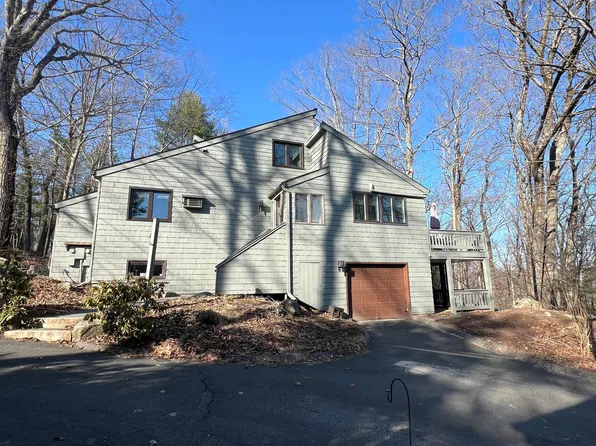 302 Cliffside Drive #+ Garage G82, Torrington, CT 06790