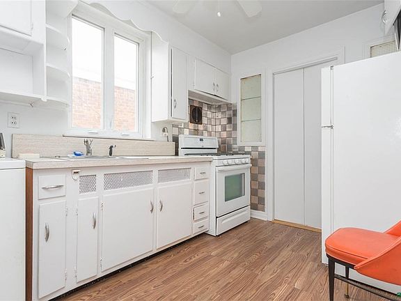 3rd image of 2241 92nd St
