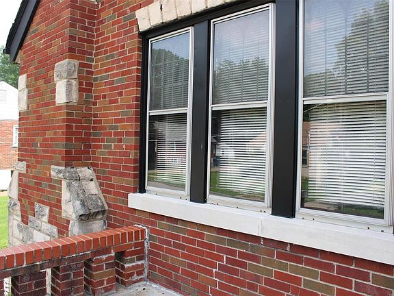 5th image of 3414 Lindscott Ave
