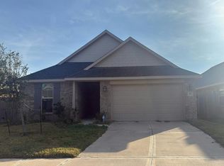 333 Bryan Way, Angleton, TX 77515