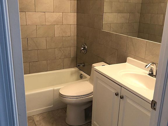 3rd image of 1007 S L St