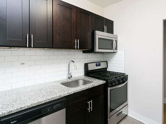 4th image of 1435 W Lunt Ave APT 2N