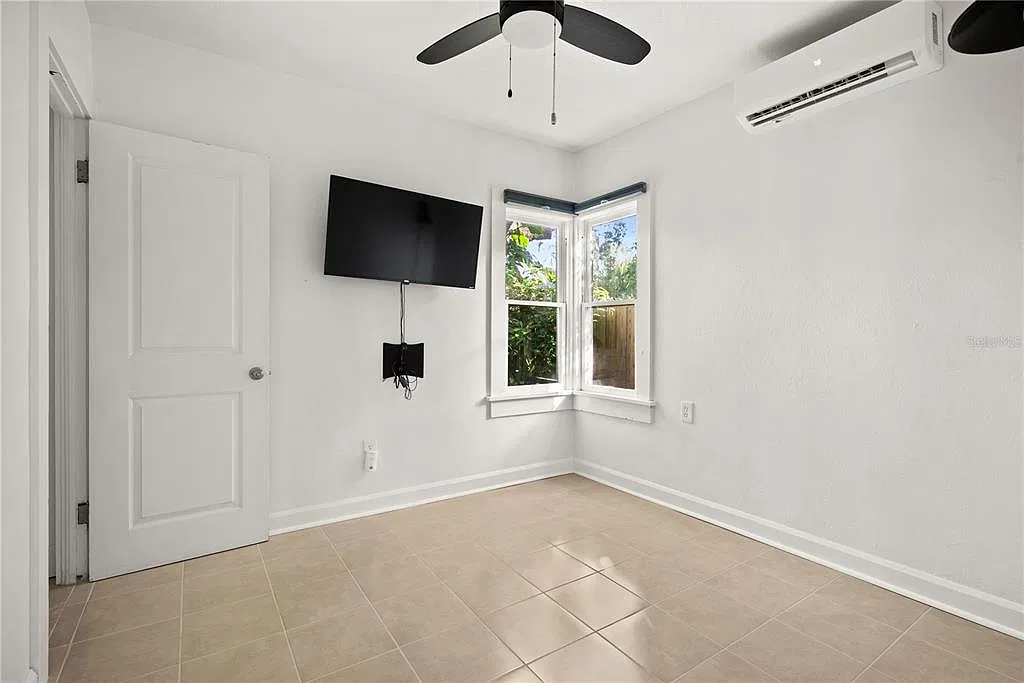 1 bed, 1.0 bath, 400 sqft, $1,395 — Photo 4
