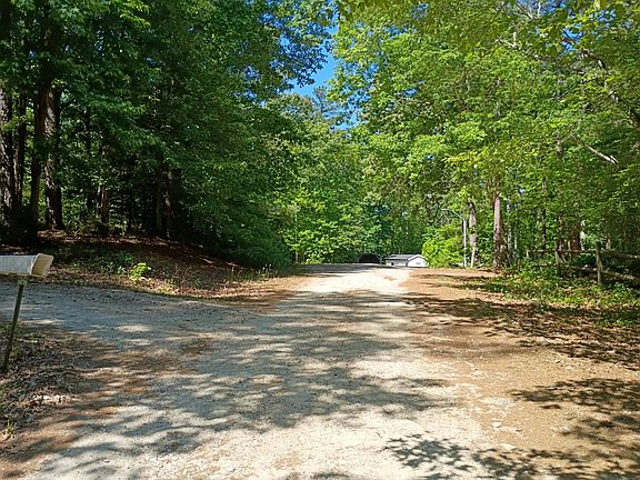 5th image of 360 Spring Ln