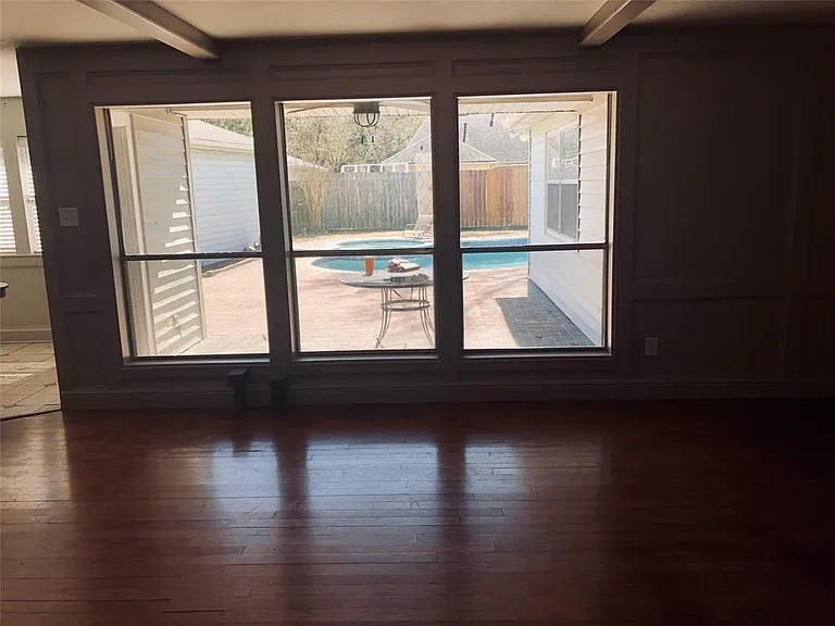 18015 Heaton Dr — Photo 3