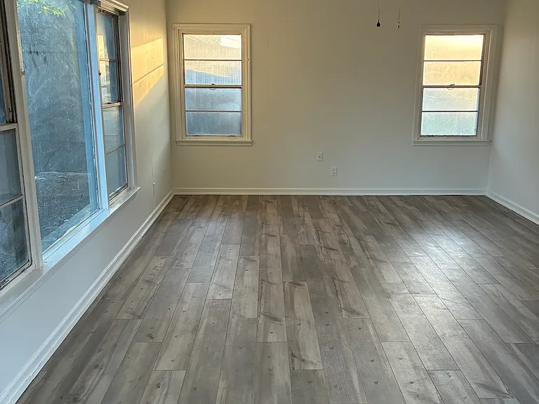 1834 N Market Ave — Photo 18