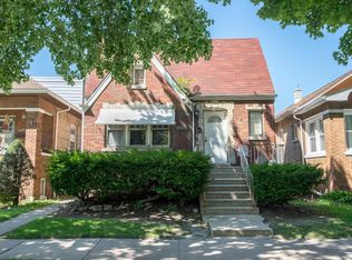 3530 S Elmwood Ave, Berwyn, IL 60402