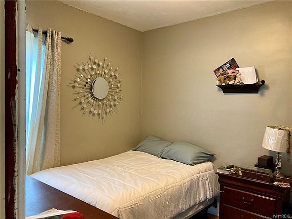 5th image of 1721 Willow Ave