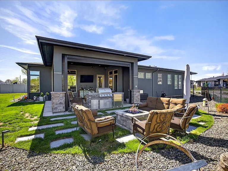 4718 E Goldstone Dr — Photo 34