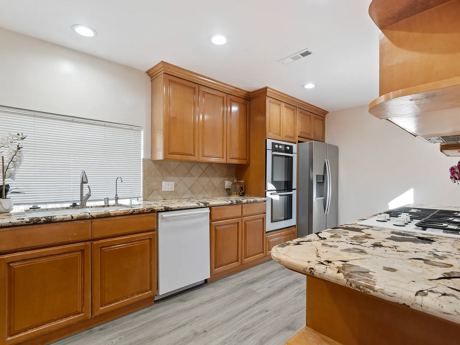3 bed, 1500 sqft, $4,500 — Photo 4
