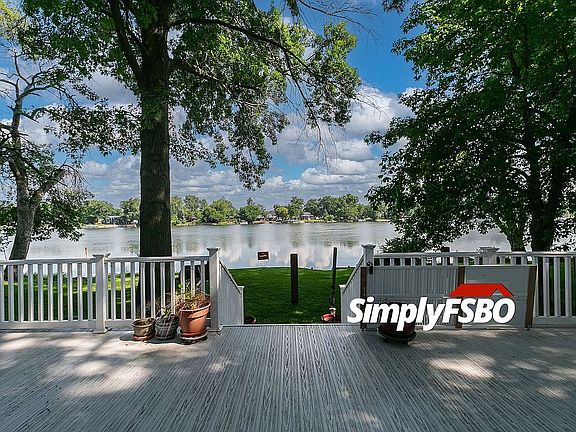 3rd image of 1703 S Shore Dr