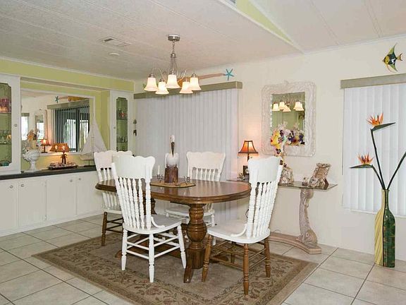 4th image of 1475 Barefoot Cir