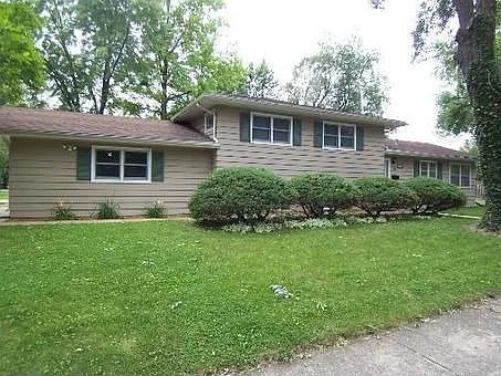 905 Emerald Dr photo 1