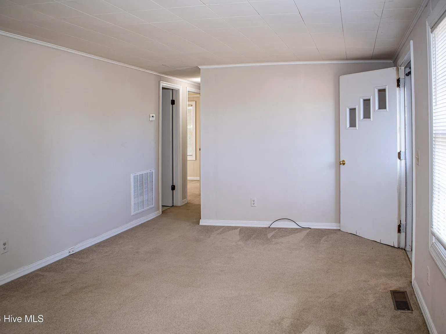 2 bed, 1.0 bath, 760 sqft, $1,000 — Photo 4