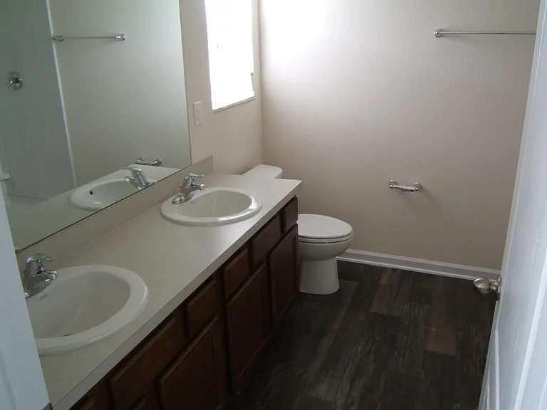 240 Blue Creek Way — Photo 13
