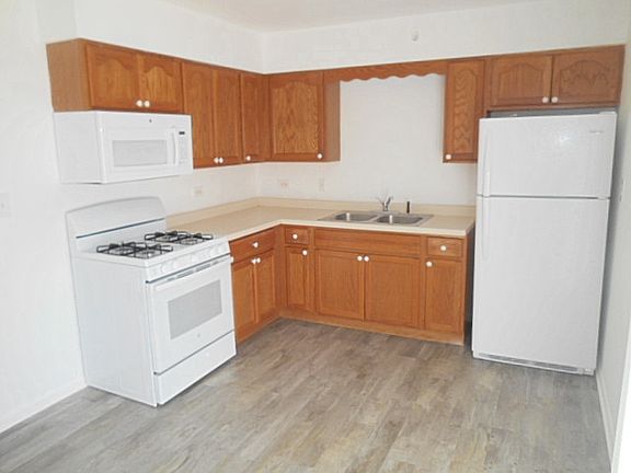 3rd image of 22 W Grand Ave APT 3