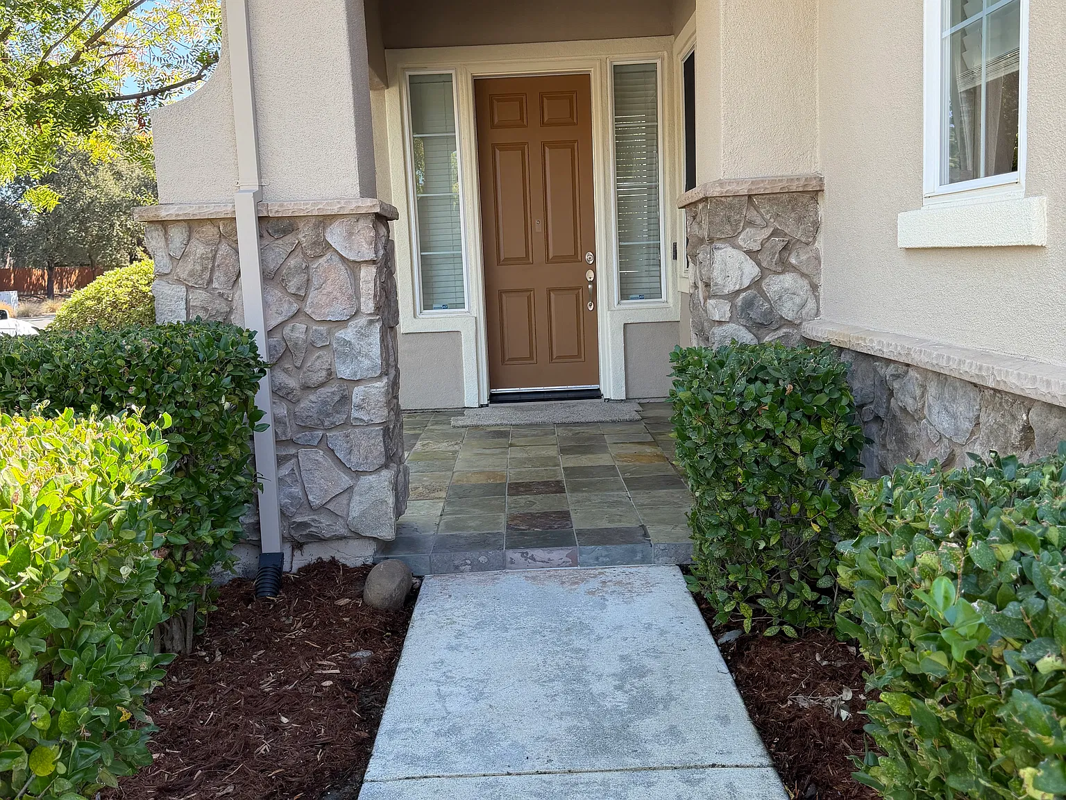 5 bed, 2817 sqft, $3,550 — Photo 3