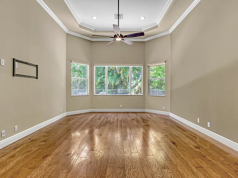 6464 Bellamalfi St — Photo 33