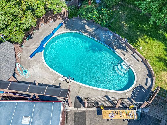 4th image of 1693 Valleyview Dr