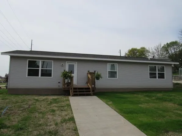 201 W 4th St, Monticello, IA 52310
