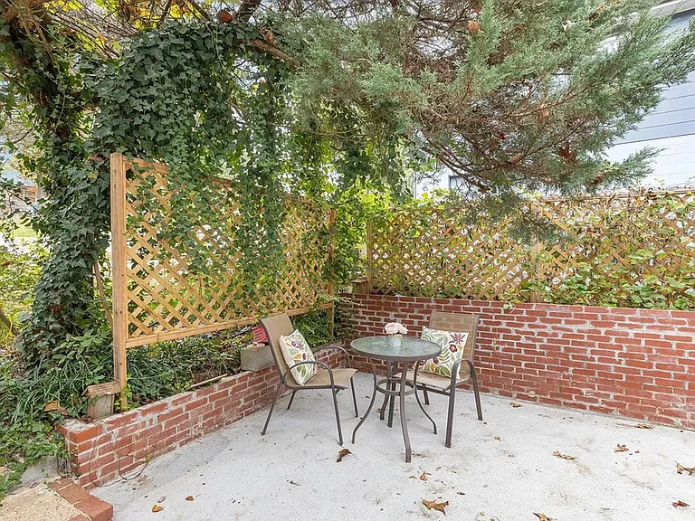 506 Acorn Ct — Photo 12