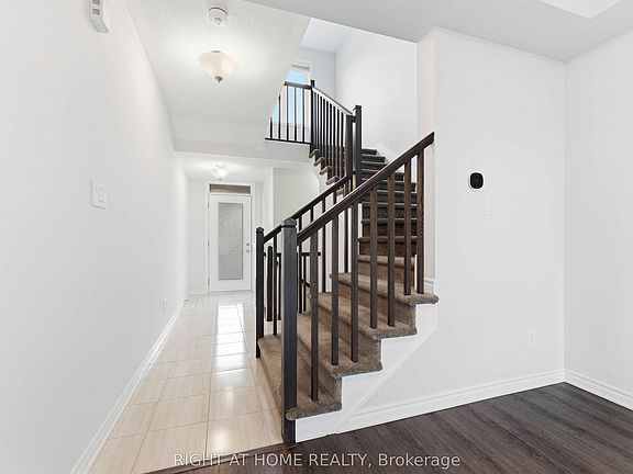 3rd image of 404 Edgevalley Ct