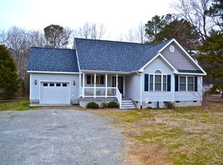 1825 Regent Rd, Topping, VA 23169