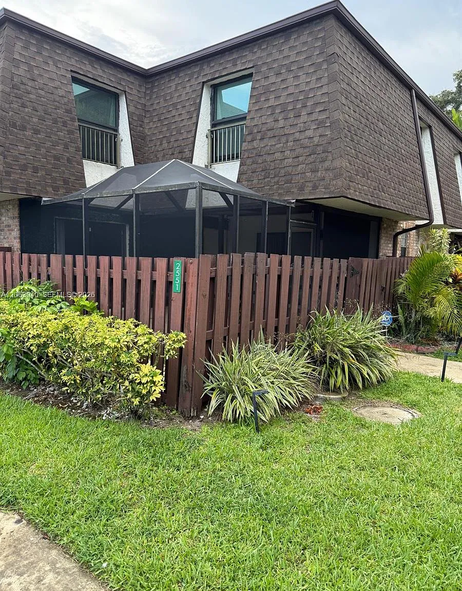 Parkside — Photo 1