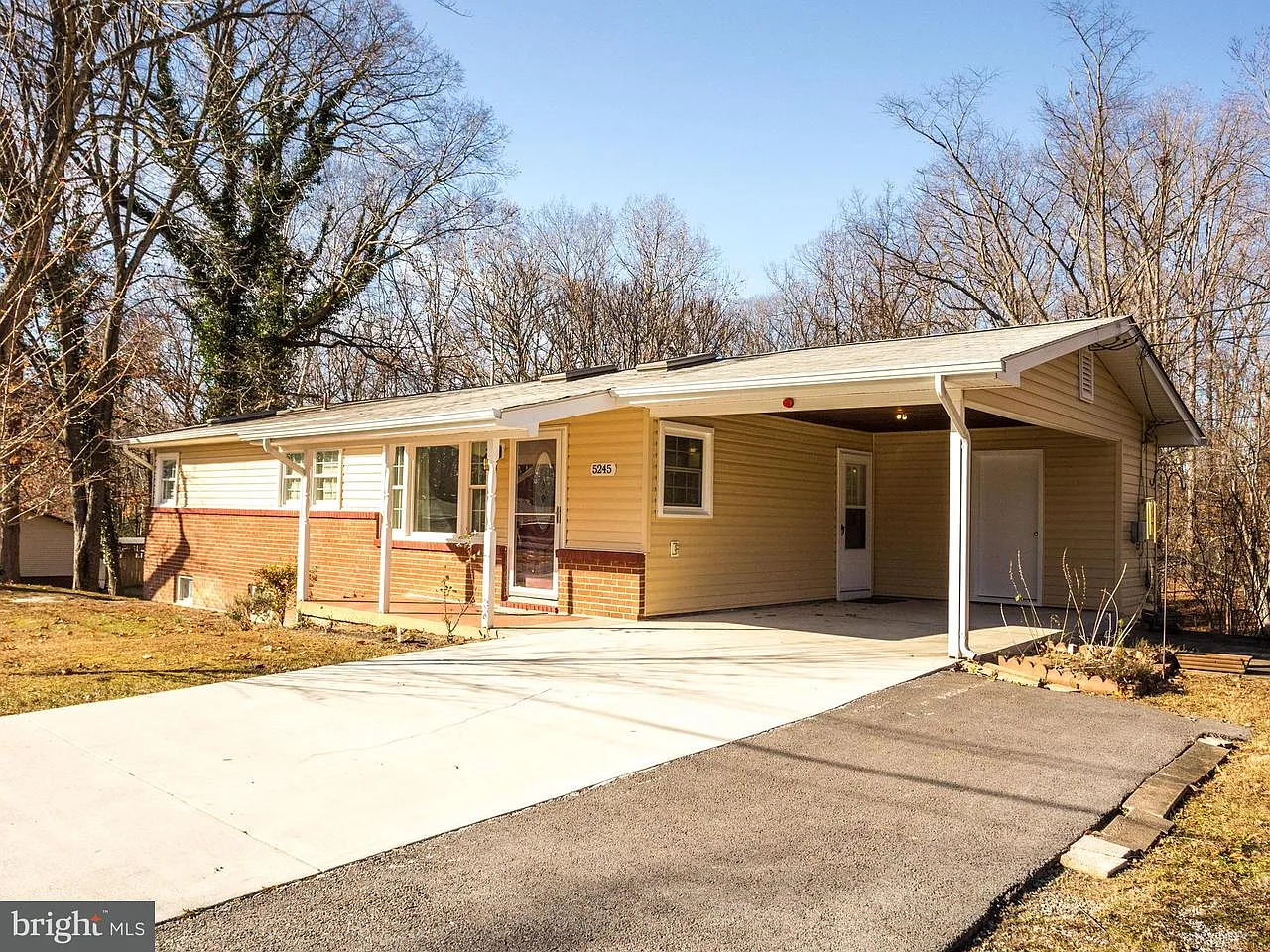 5245 Colebrook Dr photo 1