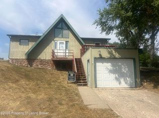 405 4th St NW, Watford City, ND 58854