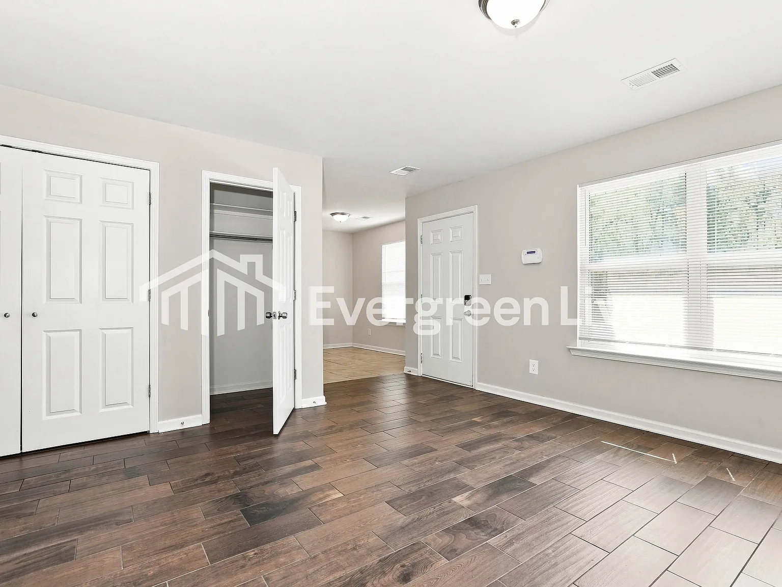3 bed, 2.0 bath, 1108 sqft, $1,120 — Photo 2