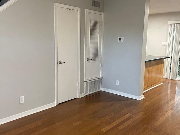 4th image of 1200 Banister Ln #2