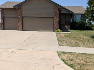 2407 N Fieldstone St, Andover, KS 67002