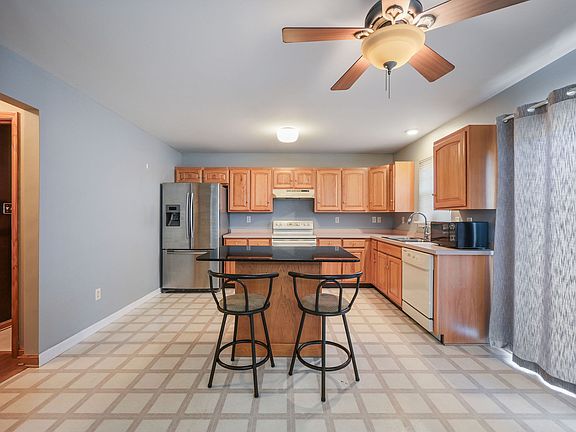 4th image of 247 Acorn Forest Dr
