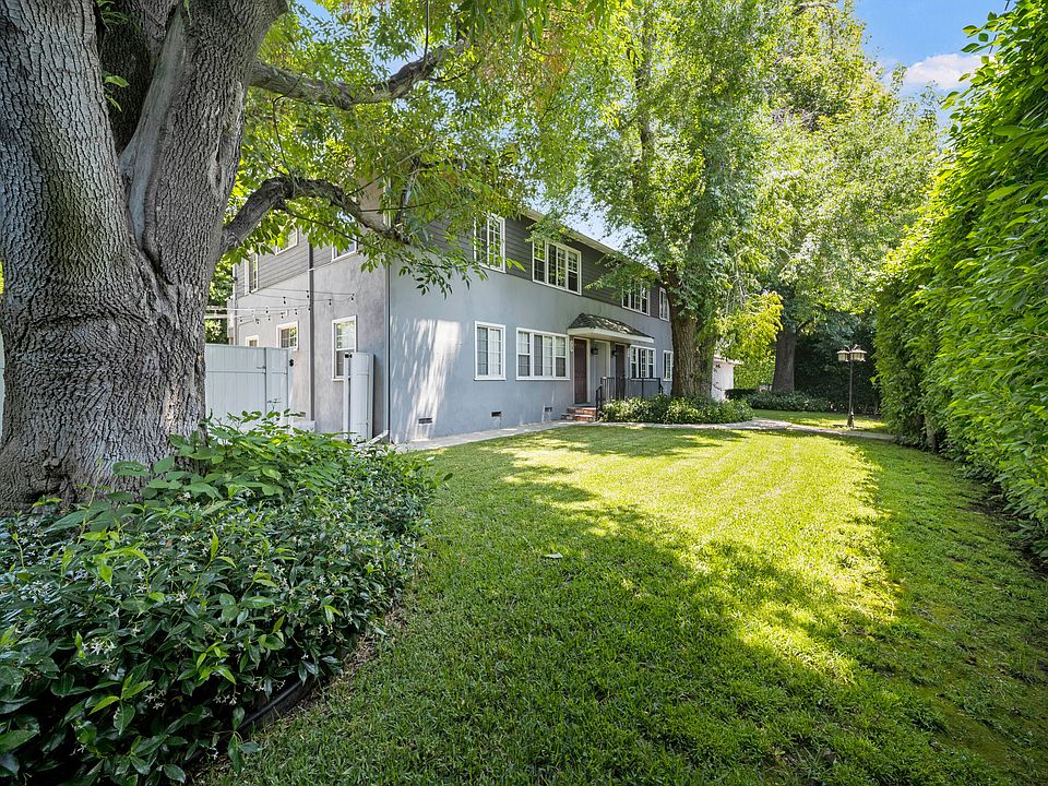 1st image of 13575 Moorpark St #A